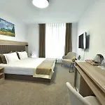 Гостевой дом Evelin Deluxe House