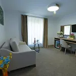 Evelin Deluxe House