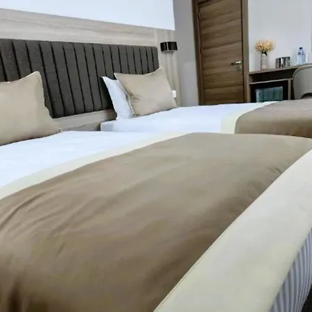 Guest house Evelin Deluxe House *