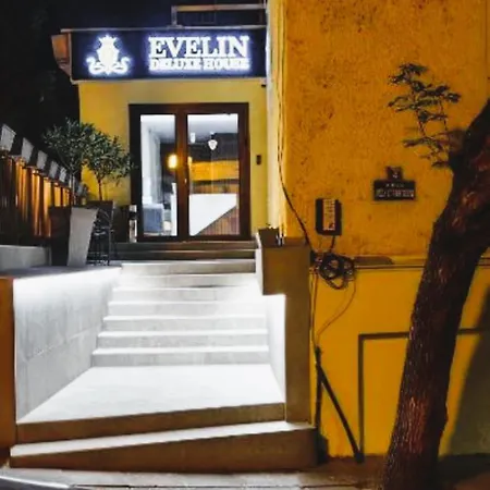 Evelin Deluxe House *