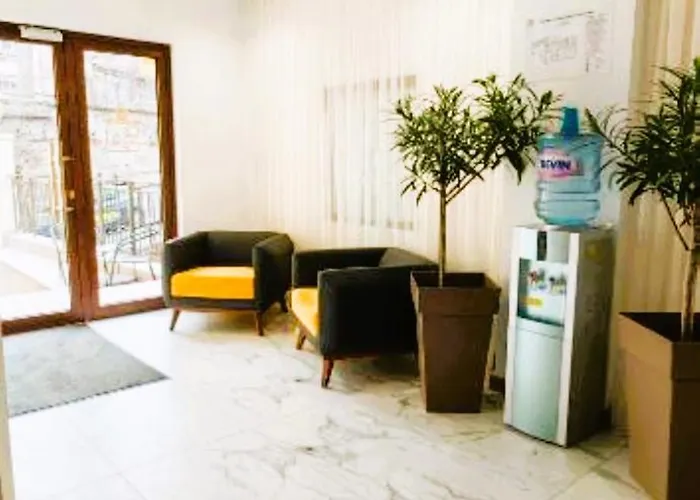 Evelin Deluxe House 招待所