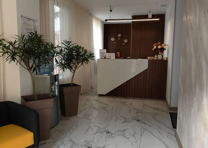 Evelin Deluxe House 招待所 4*