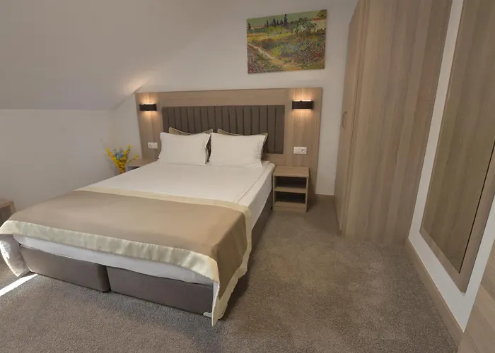 Evelin Deluxe House 招待所