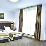Evelin Deluxe House Къща за гости 4*