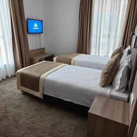 Evelin Deluxe House Pensjonat 4*