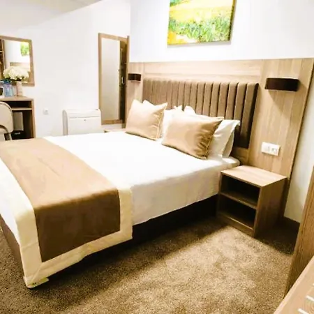 Гостевой дом Evelin Deluxe House