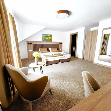 Evelin Deluxe House 4*