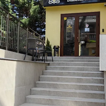Πανσιόν Evelin Deluxe House 4*