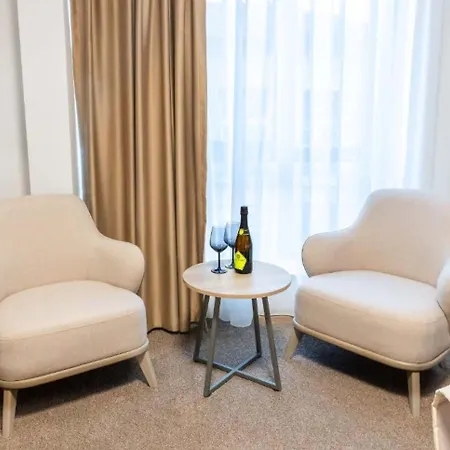 Гостевой дом Evelin Deluxe House