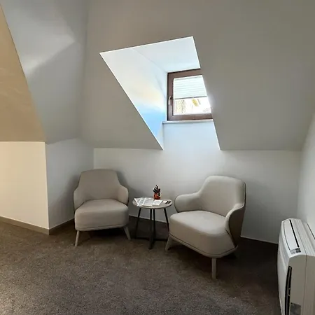 Πανσιόν Evelin Deluxe House