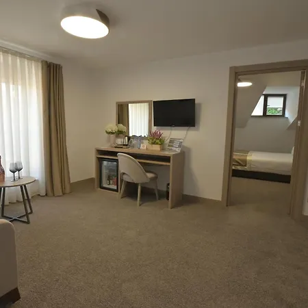 Гостевой дом Evelin Deluxe House