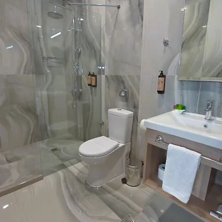 Гостевой дом Evelin Deluxe House