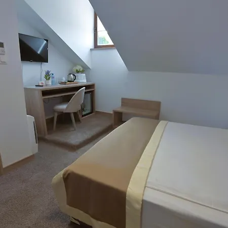 Гостевой дом Evelin Deluxe House