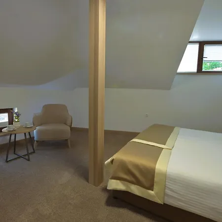 Evelin Deluxe House Гостевой дом 4*