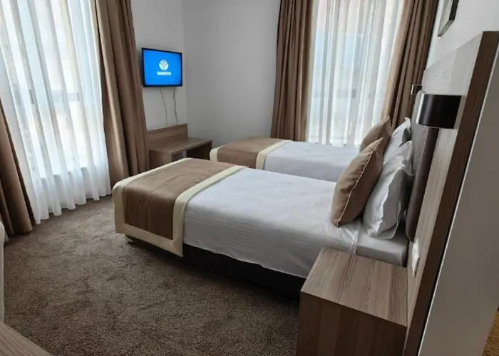 Pensión Evelin Deluxe House 4*