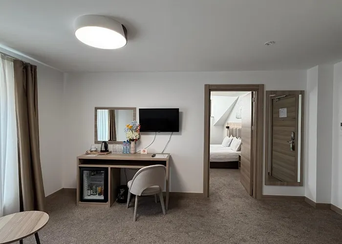 Pensión Evelin Deluxe House 4*