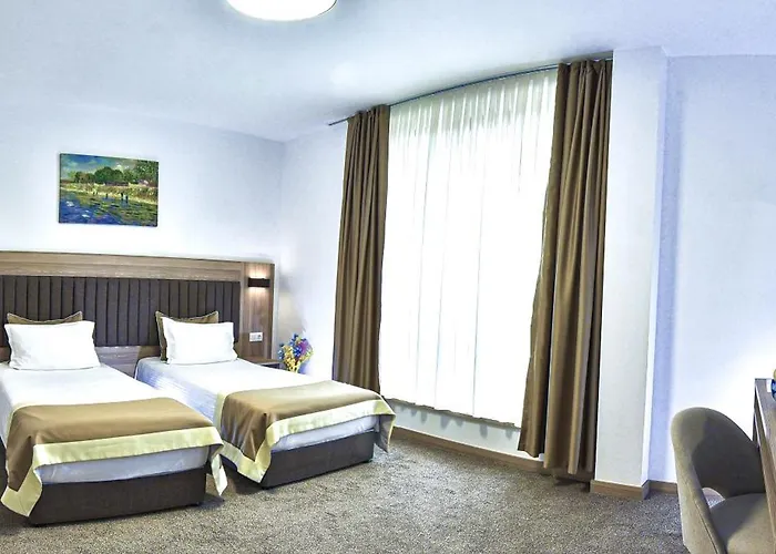 Evelin Deluxe House Pensión 4*