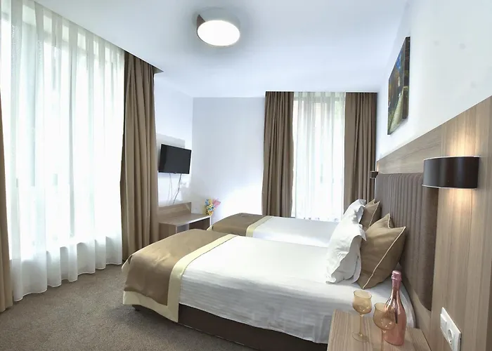 Pensión Evelin Deluxe House 4*