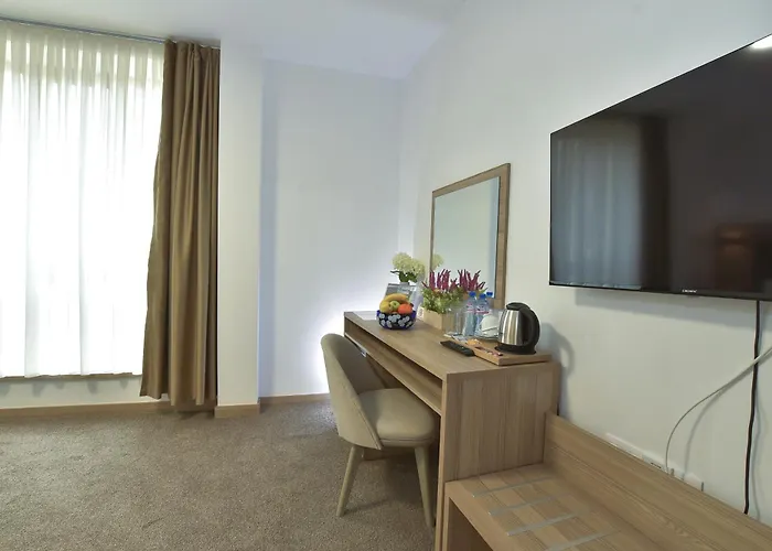 Pensión Evelin Deluxe House 4*