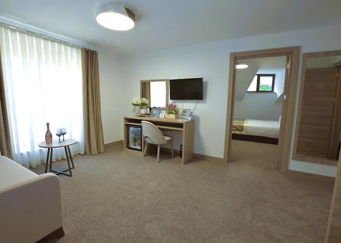 Pensión Evelin Deluxe House 4*